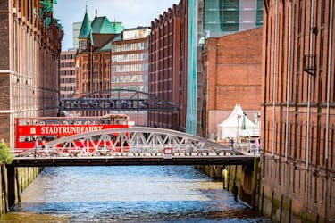 Descubre Hamburgo con autobuses turísticos, crucero por el puerto y crucero por el Alster